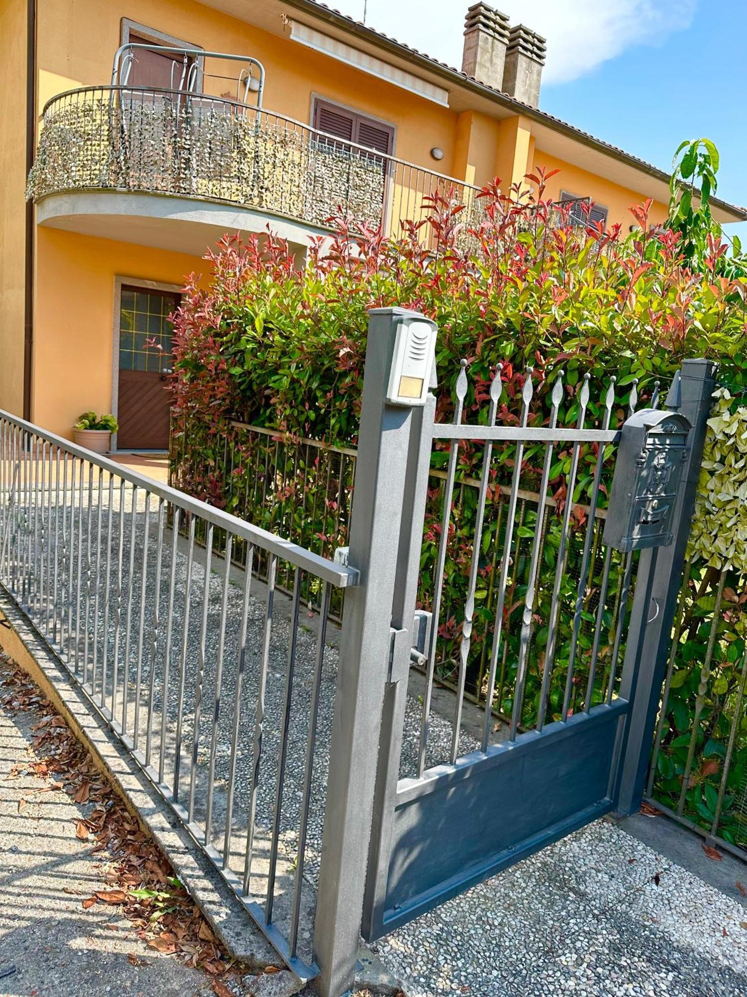La Casa Di Maurizio Apartment Montefiascone Bagian luar foto